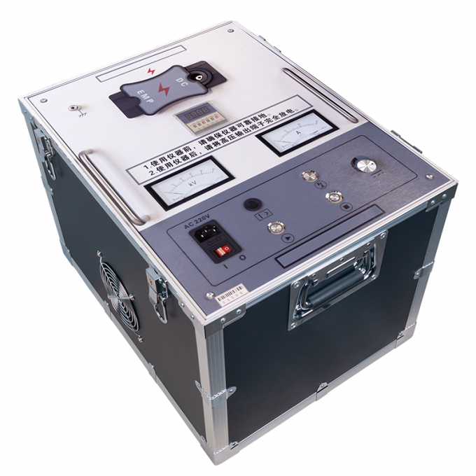Générateur de surtensions haute tension pour les essais de défauts de flashover haute tension avec une tension d'impact de 35 kV et une énergie de décharge de 2450 J 0