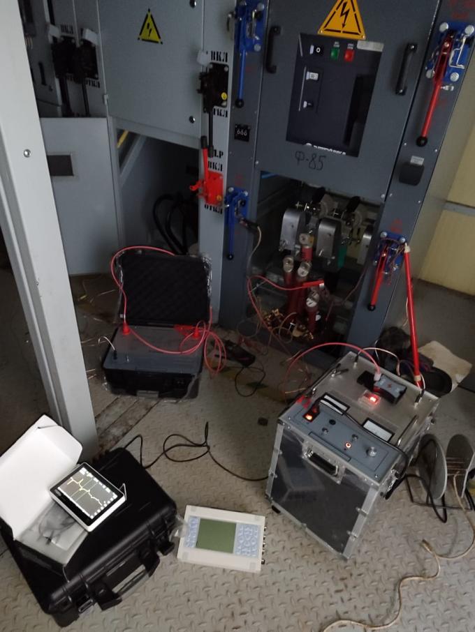 Générateur de surtensions haute tension pour les essais de défauts de flashover haute tension avec une tension d'impact de 35 kV et une énergie de décharge de 2450 J 5